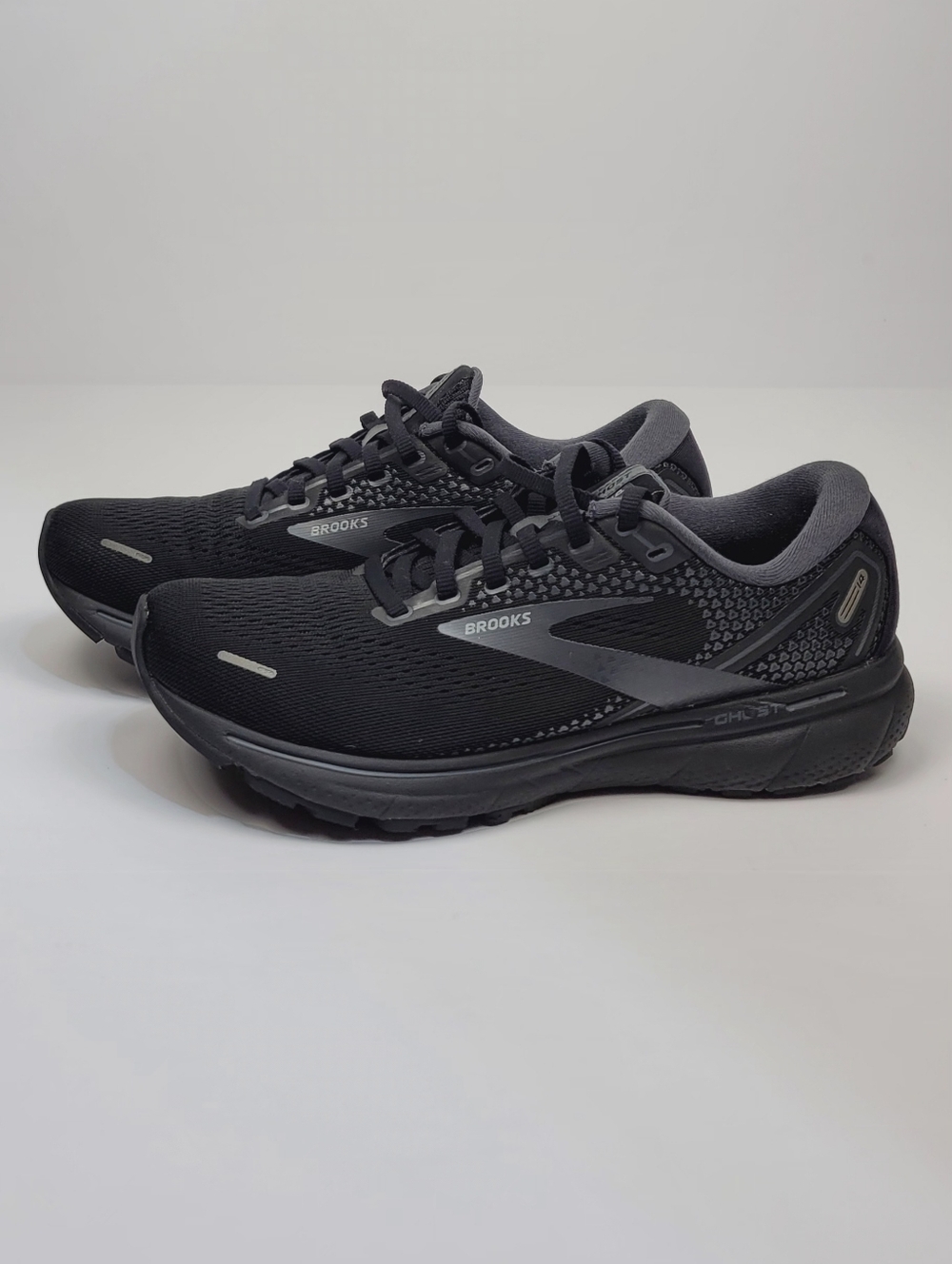 Brooks Ghost 14 Women’s Running Shoes – Size 8.5 B – Black Athletic Sneakers